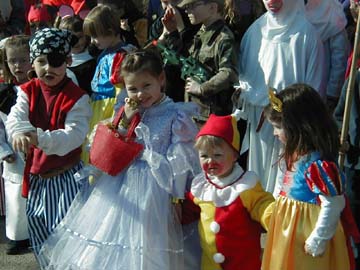 Jeanne , Baptiste , Mathis et son petit fr�re - 32&nbsp;ko